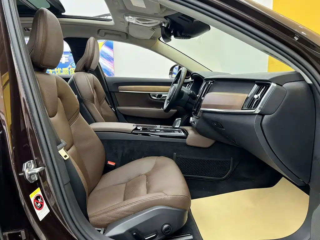 Volvo S90 PHEV — миниатюра 20