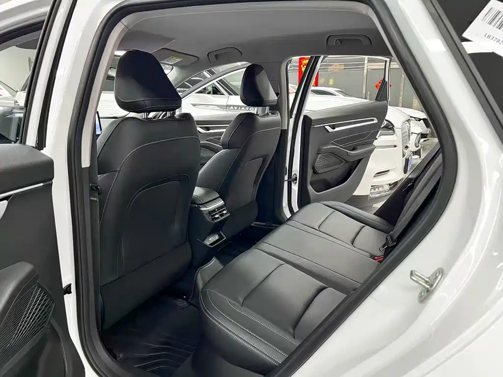 Geely Emgrand — миниатюра 8