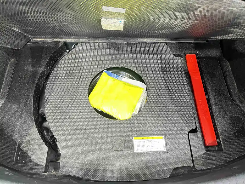 TOYOTA YARIS L ZHIXUAN