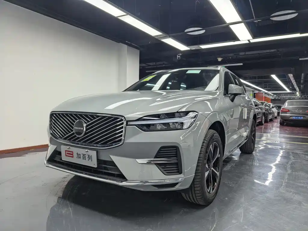 Volvo XC60 2025