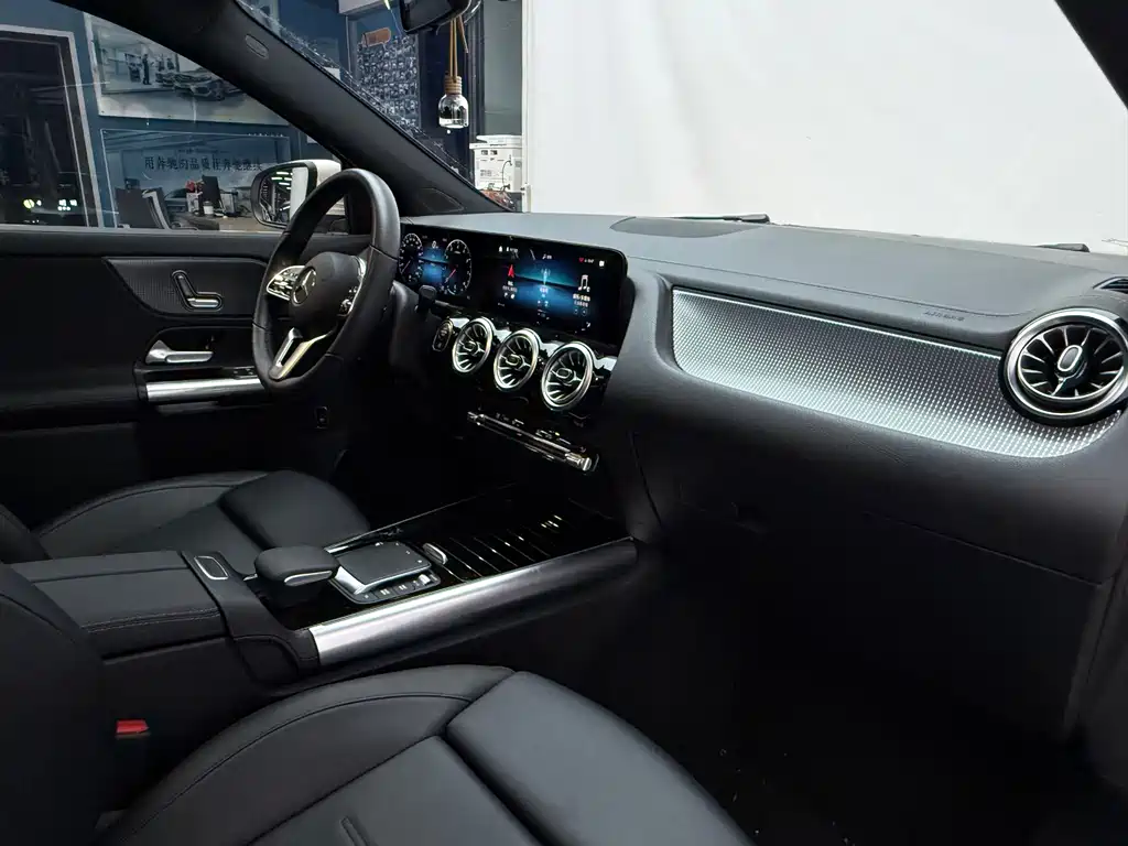 Mercedes-Benz GLA — миниатюра 17