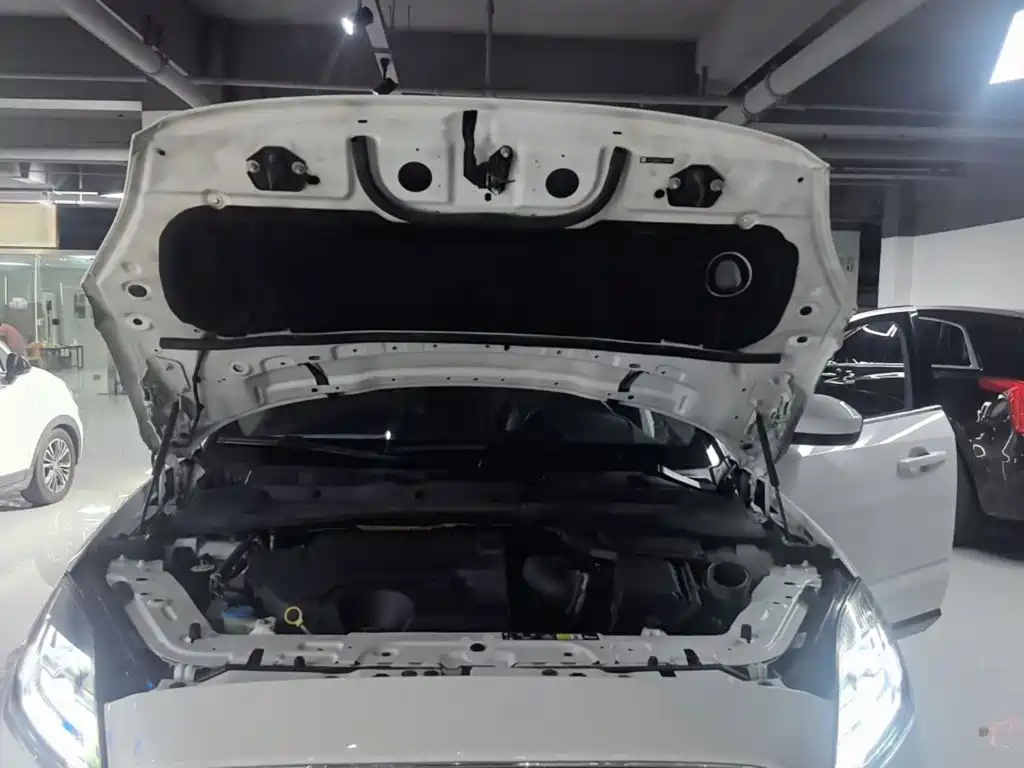 Jaguar E-PACE — миниатюра 20