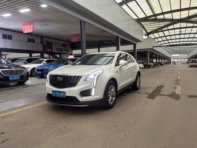 CADILLAC XT5