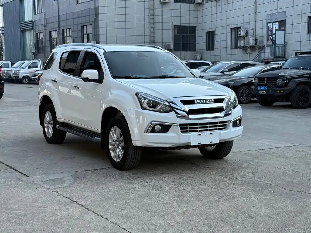 ISUZU MU X SHEPHERD RANGER