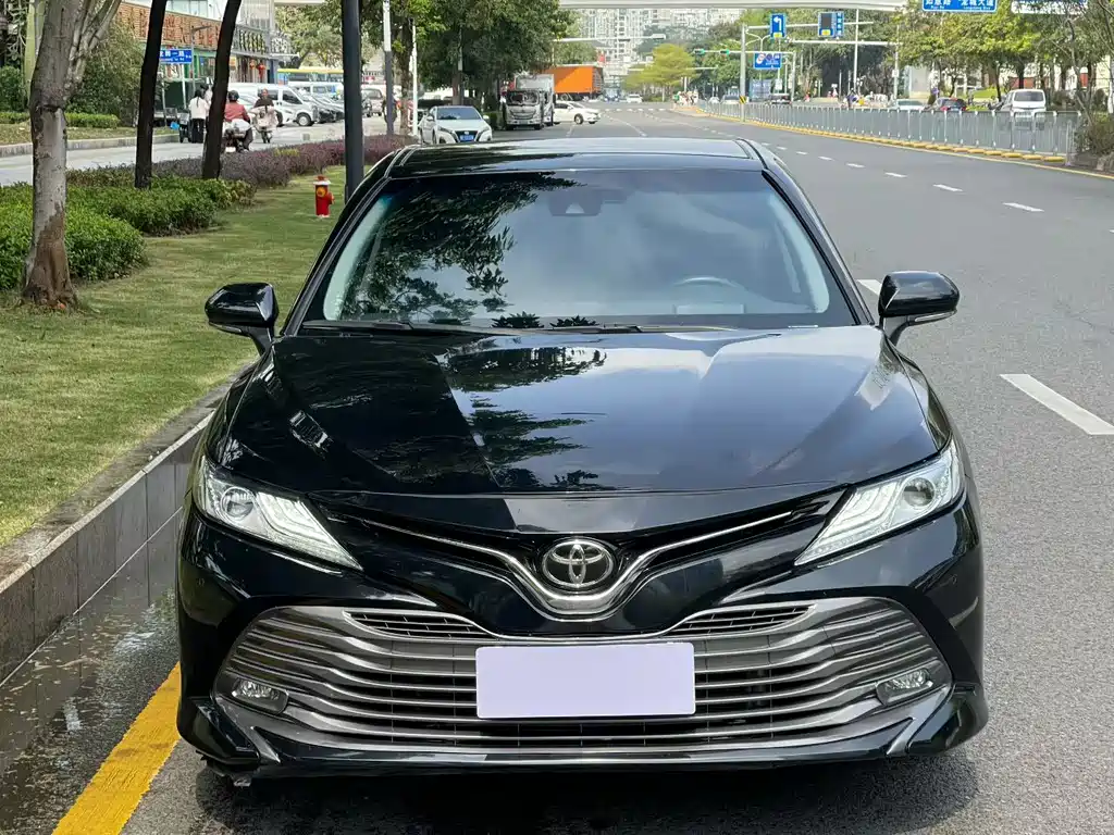 TOYOTA CAMRY