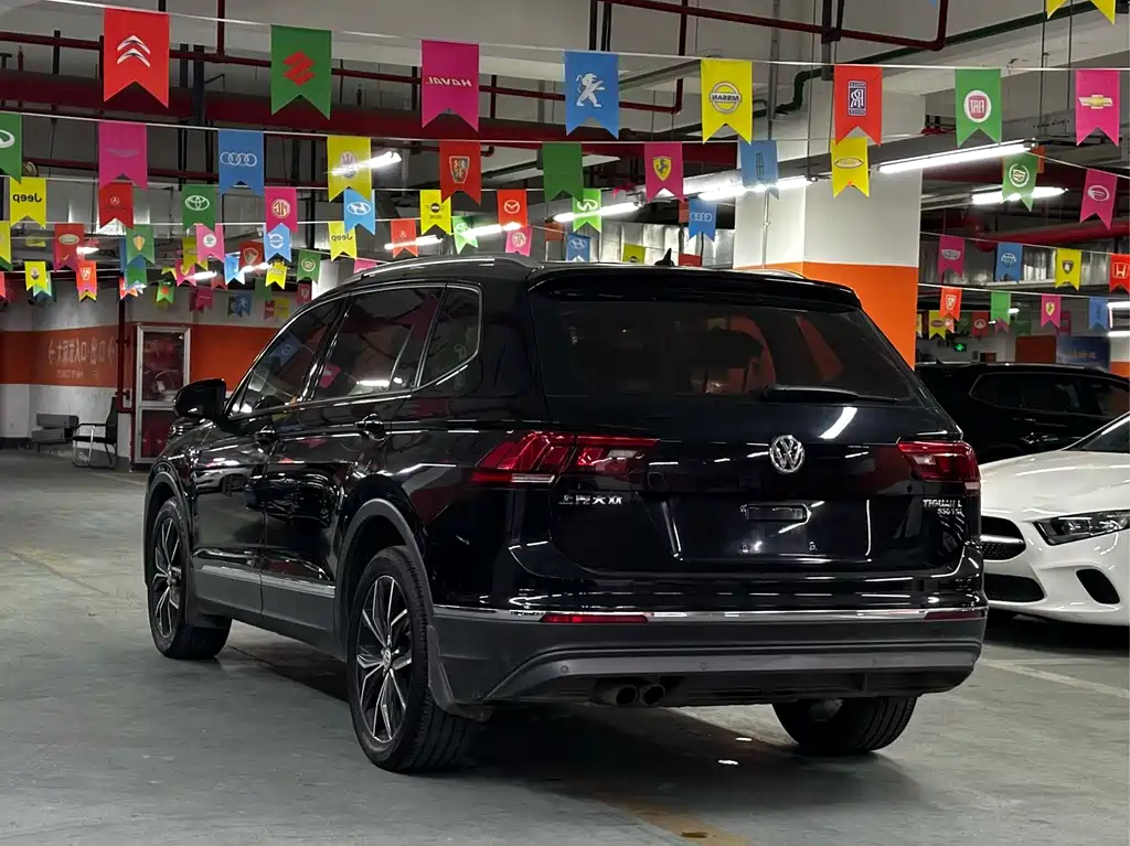 Volkswagen Tiguan L L 2019 330TSI AT Luxury VI