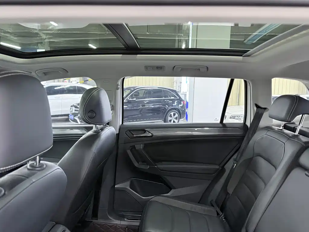 Volkswagen Tiguan L — миниатюра 11