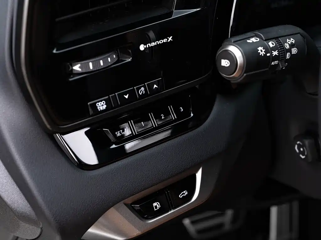 Lexus RX — миниатюра 19