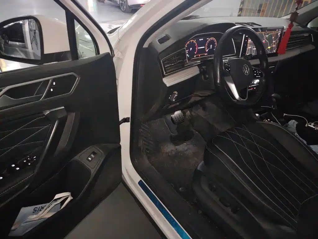 Volkswagen Tiguan L — миниатюра 14