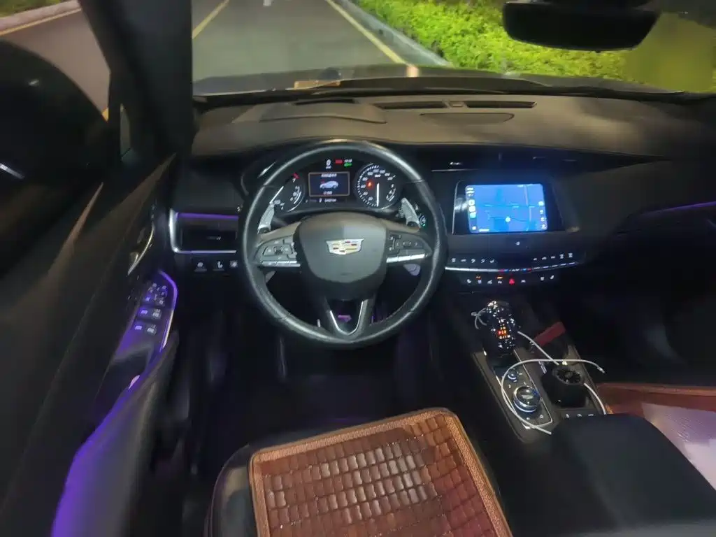 Cadillac XT4 — миниатюра 3