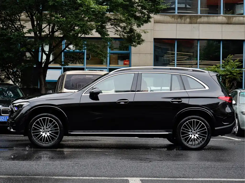 Mercedes-Benz GLC 2023 GLC 300 L 4MATIC Luxury 7 мест