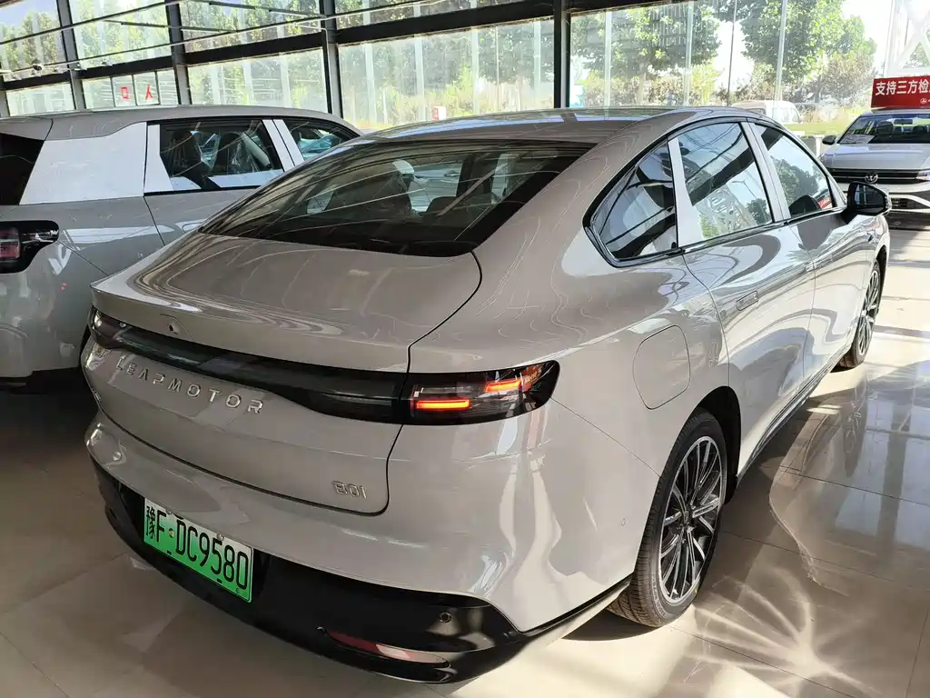 Leapmotor B01 2025 430
