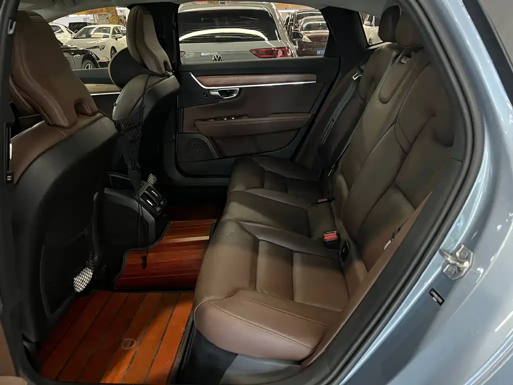 Volvo S90 — миниатюра 6