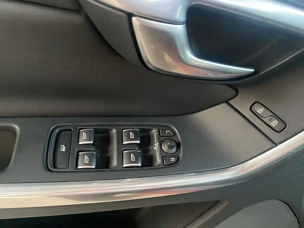 Volvo XC60 — миниатюра 6