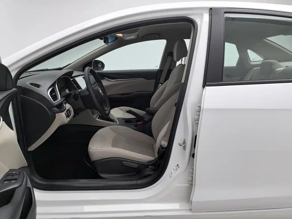 Buick Excelle — миниатюра 10