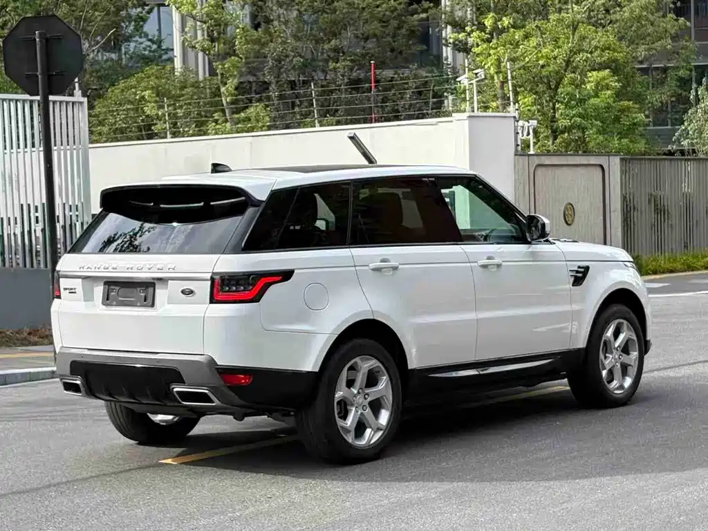 Land Rover Sport PHEV — миниатюра 4