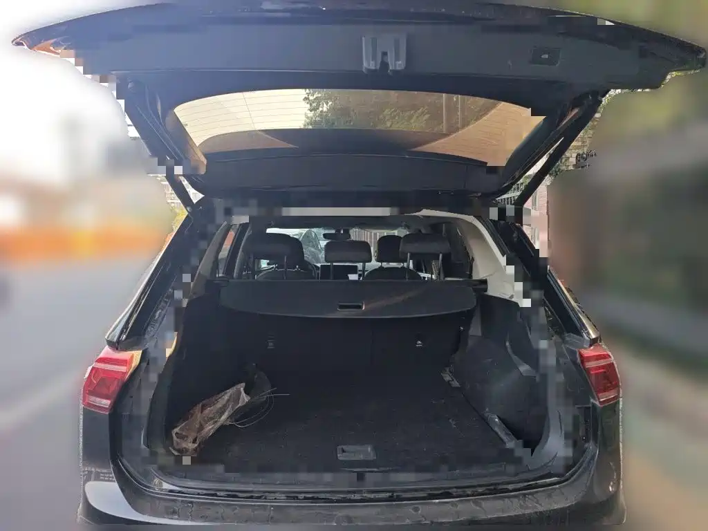 Volkswagen Tiguan L — миниатюра 15
