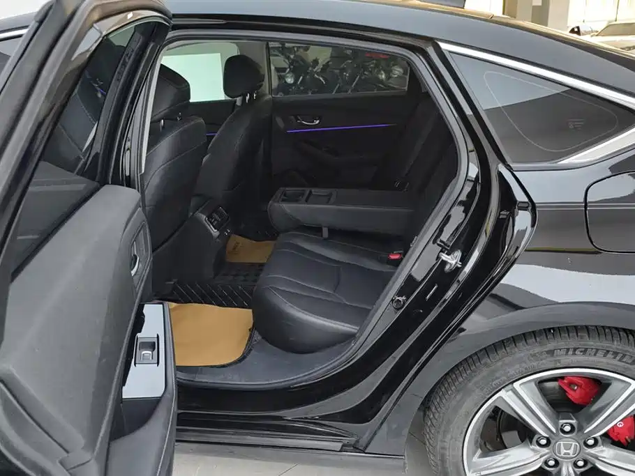 Honda Accord — миниатюра 11