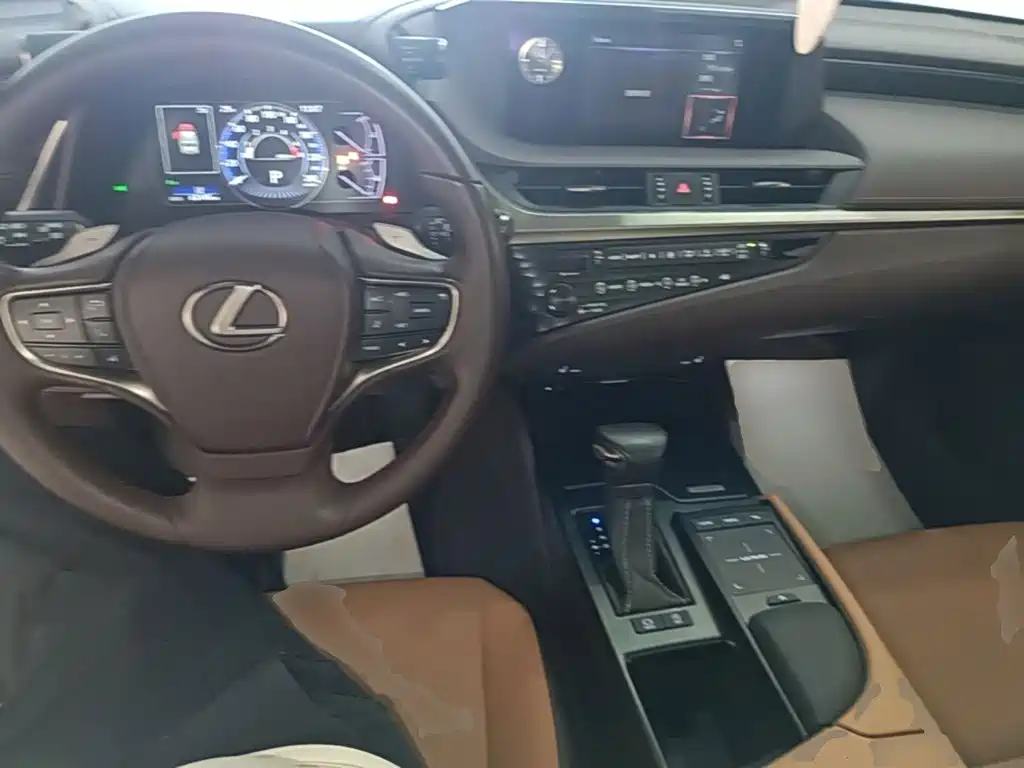 Lexus ES — миниатюра 10