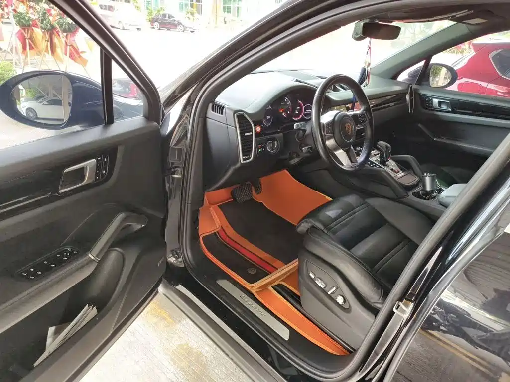 Porsche Cayenne — миниатюра 12