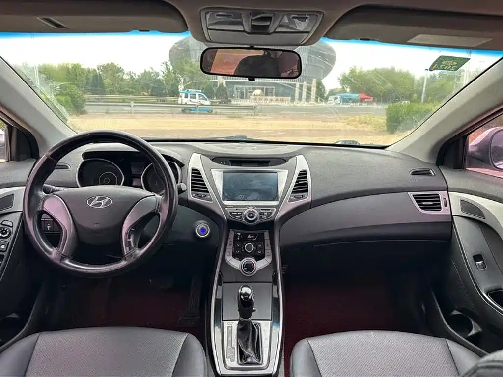 Hyundai Elantra Langdong — миниатюра 9