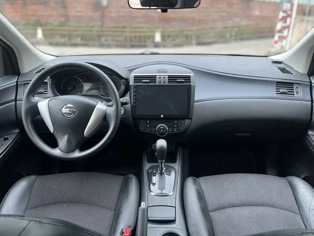 Nissan Tiida — миниатюра 8