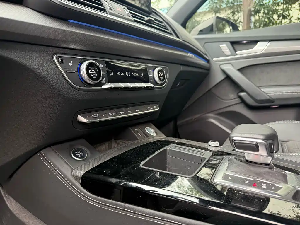 Audi Q5L Sportback — миниатюра 7