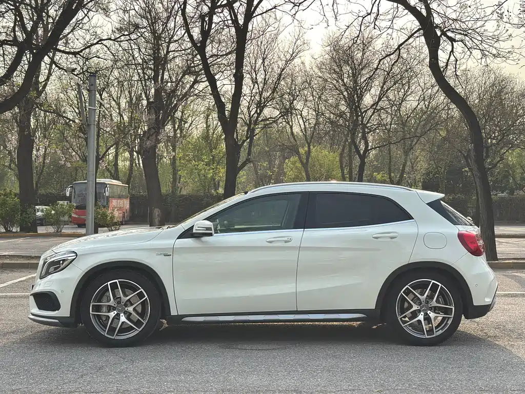 Mercedes-Benz GLA A MG 2015 AMG GLA 45 4MATIC