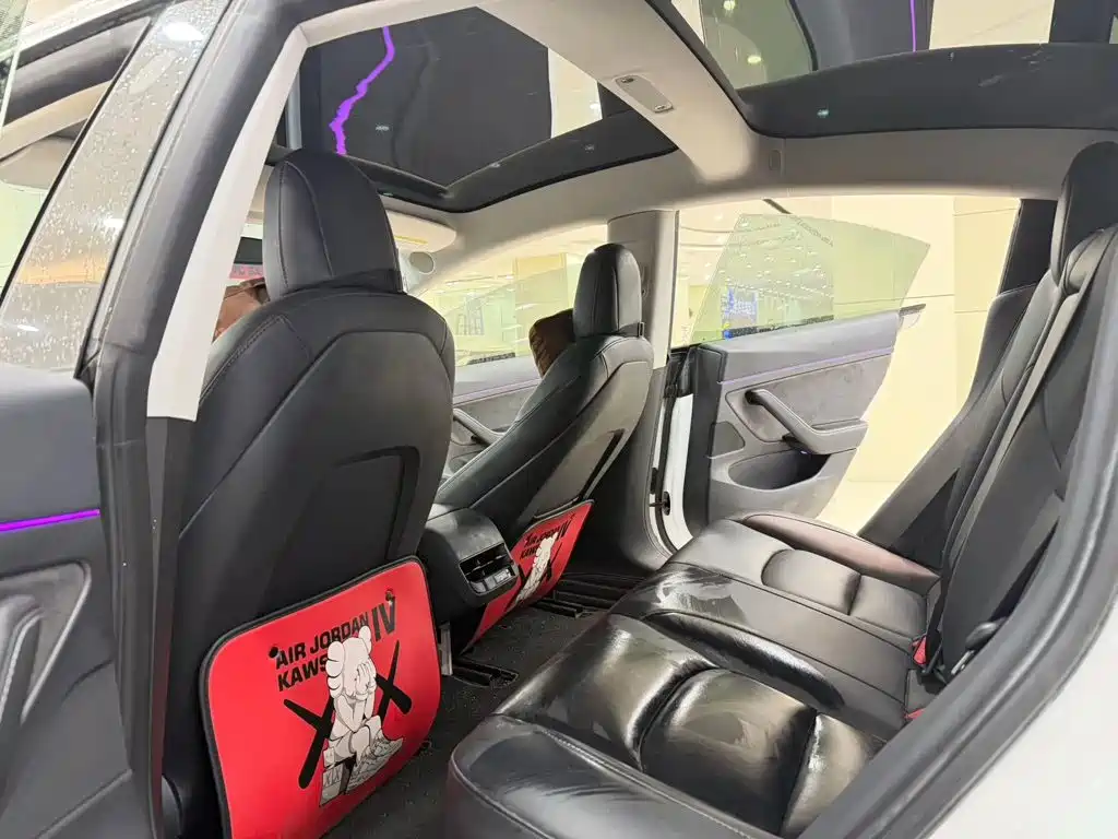 Tesla Model 3 — миниатюра 12