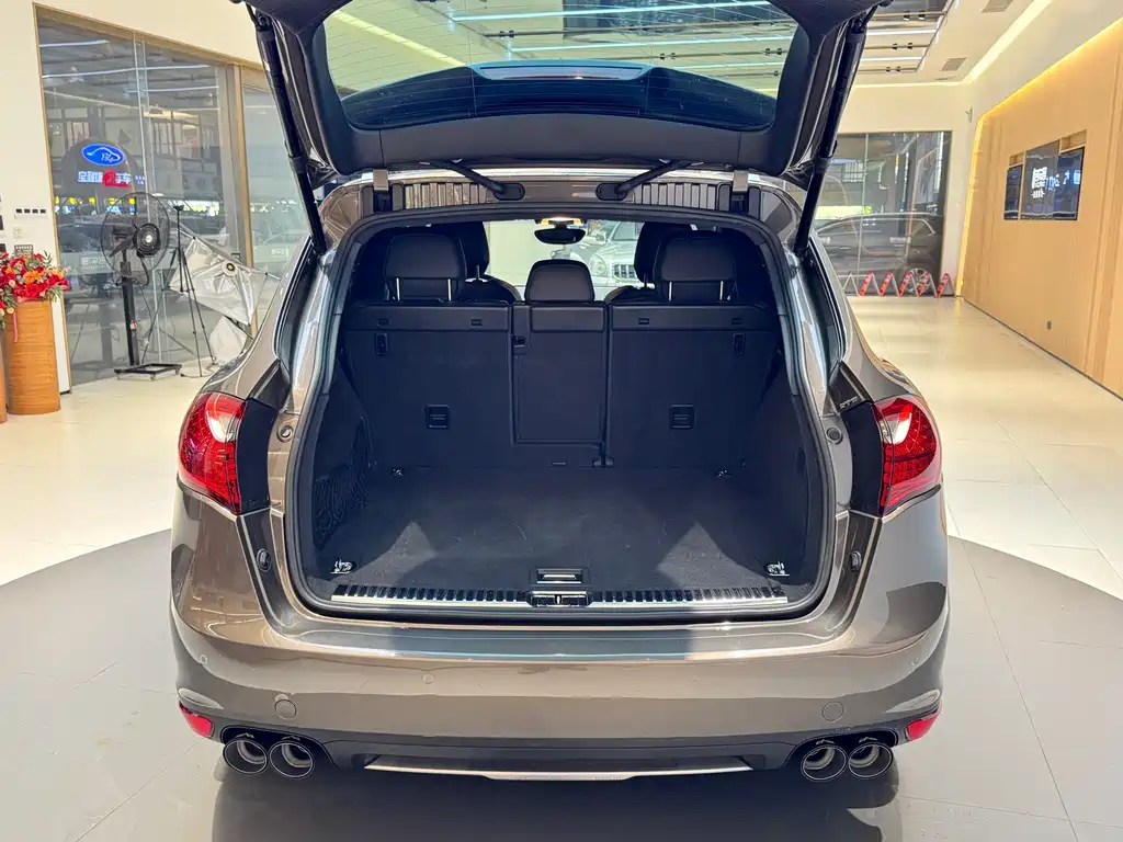 Porsche Cayenne 2014 Cayenne Platinum Edition 3.0T