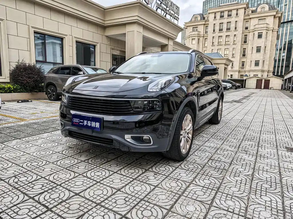 Lynk & Co 01