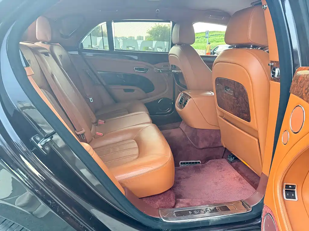 Bentley Mulsanne — миниатюра 21