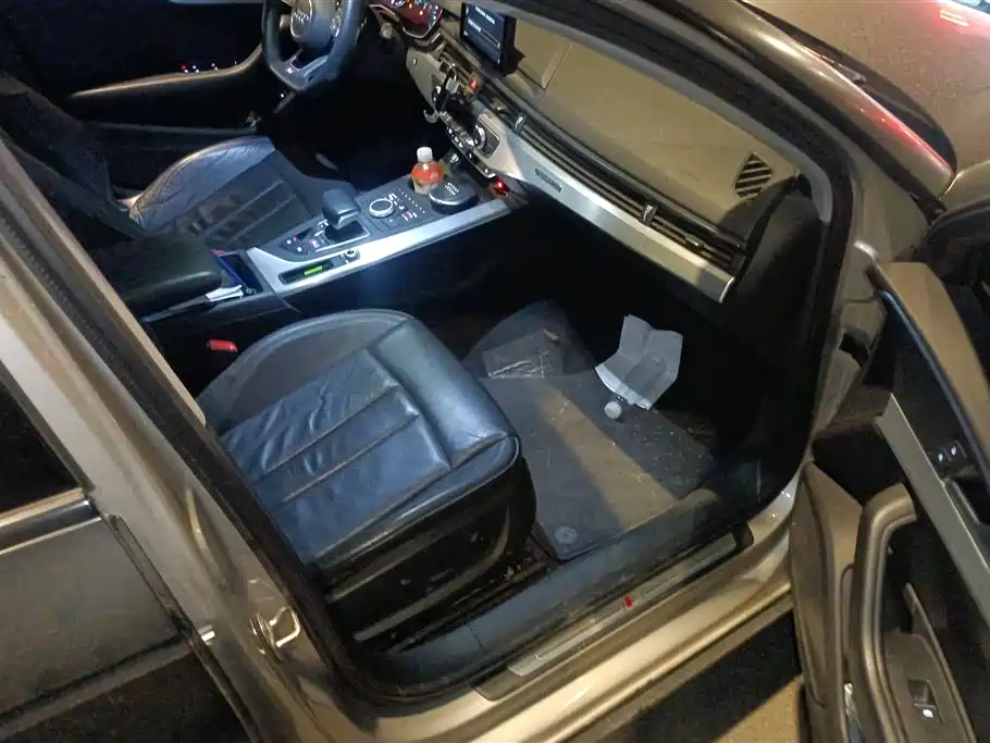 Audi A4L 2018 30 45 TFSI quattro Sport