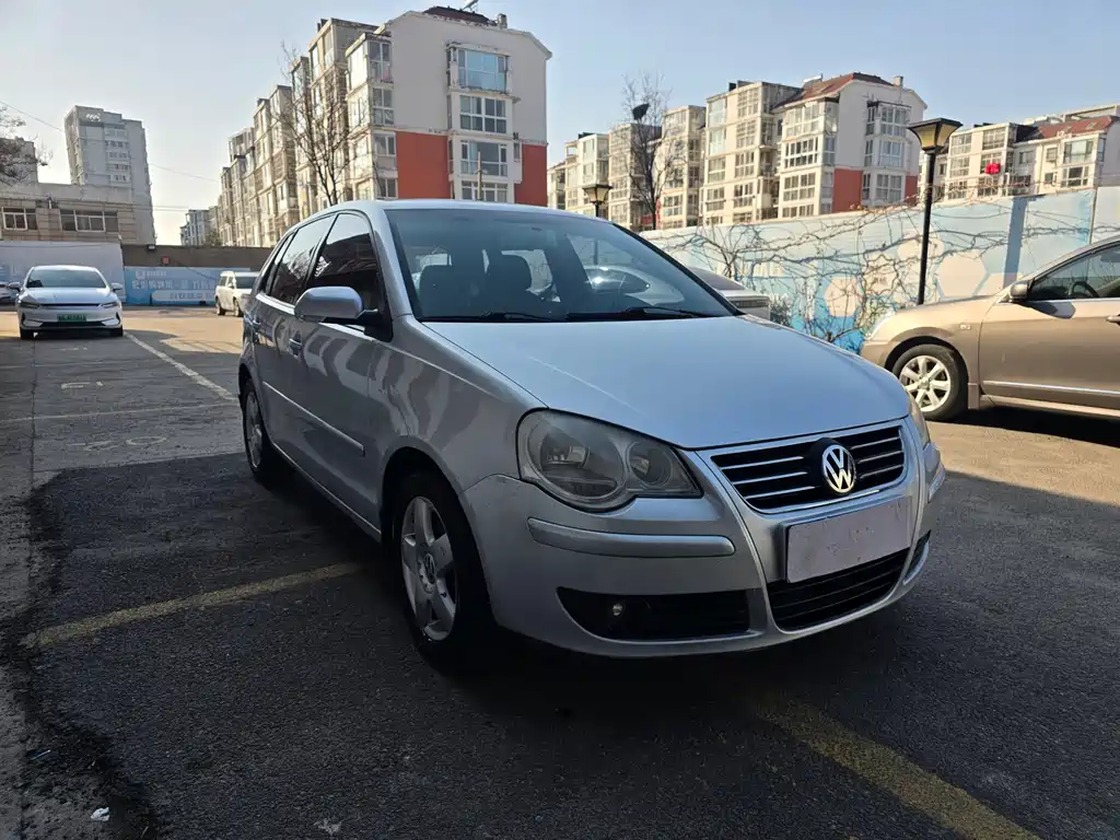 Volkswagen Polo 08 1.4 AT