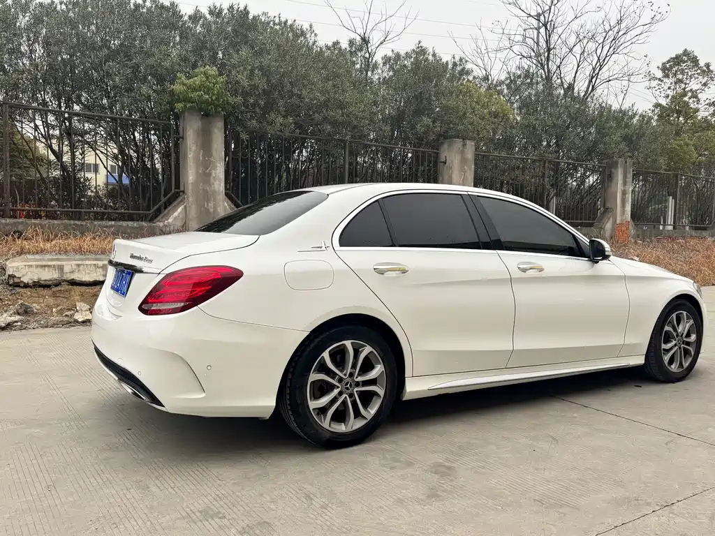 MERCEDES-BENZ C CLASS