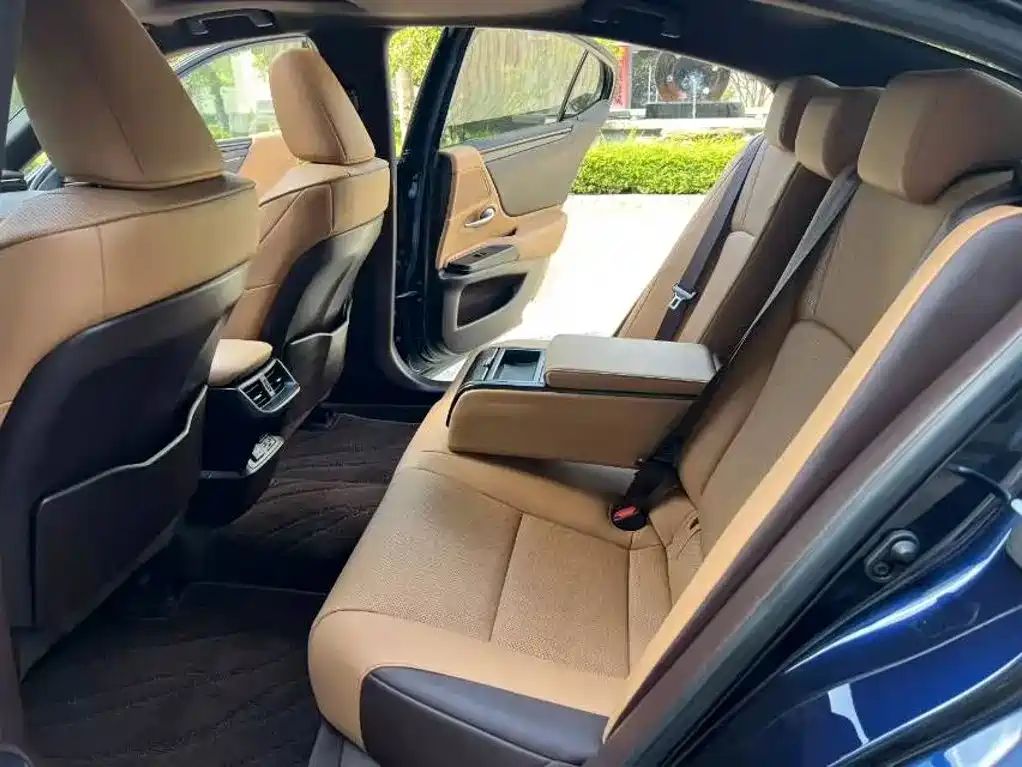 Lexus ES — миниатюра 4