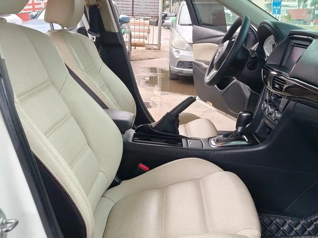 Mazda Atenza 2014 2.0L Luxury