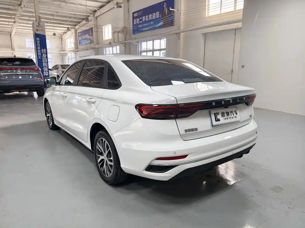 Geely Emgrand — миниатюра 6