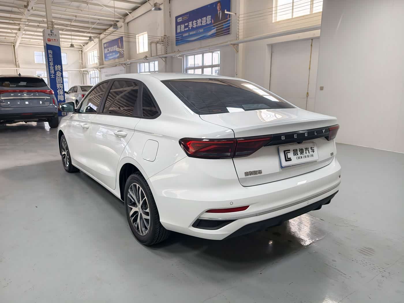 Geely Emgrand 1.5 л 2025 г. Белый, пробег 16000 км