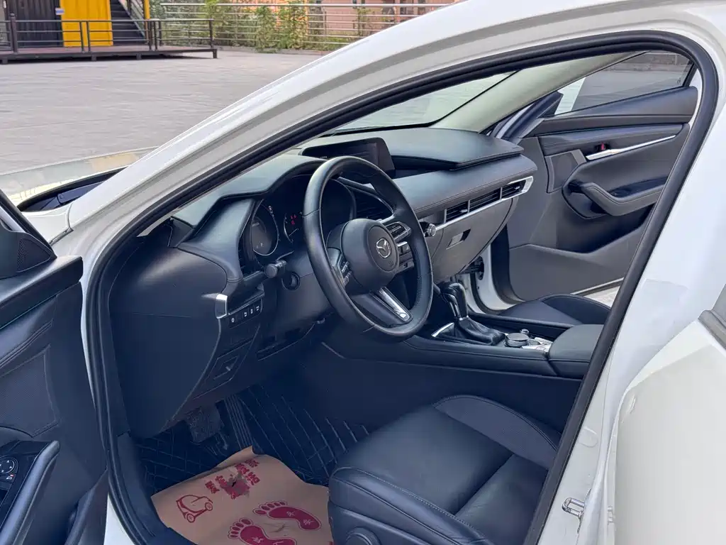 Mazda 3 Axela — миниатюра 8