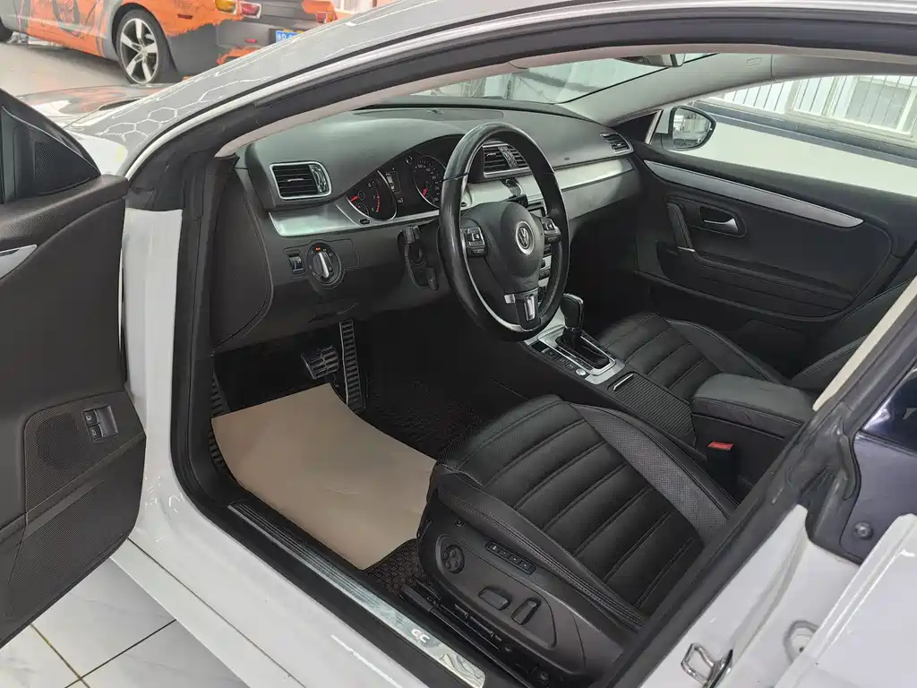 Volkswagen FAW - Passat CC CC 2018 2.0TSI Luxury