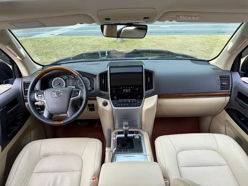 Toyota Land Cruiser 2017 4.6L