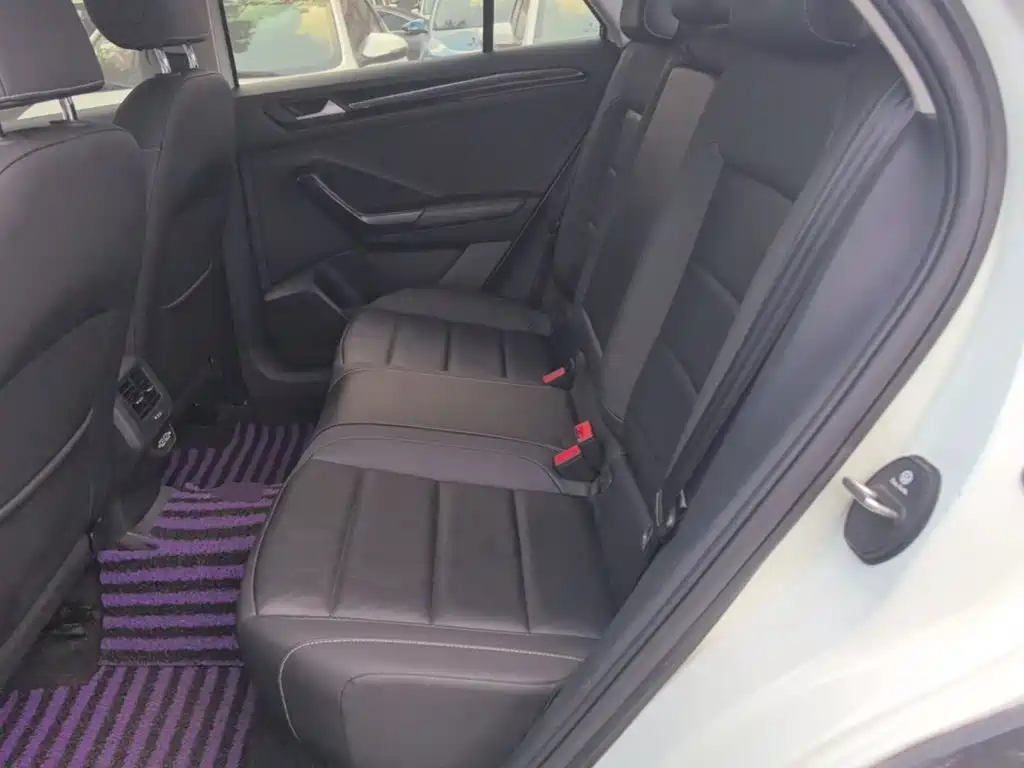 Volkswagen T-Roc — миниатюра 17