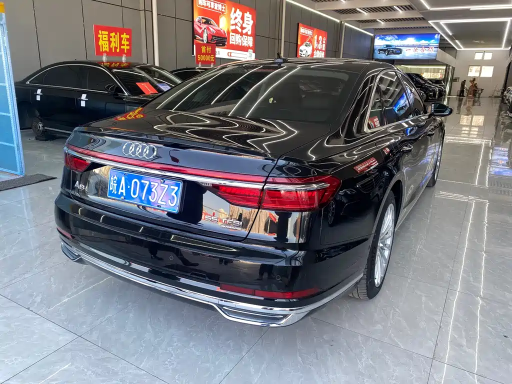 AUDI A8