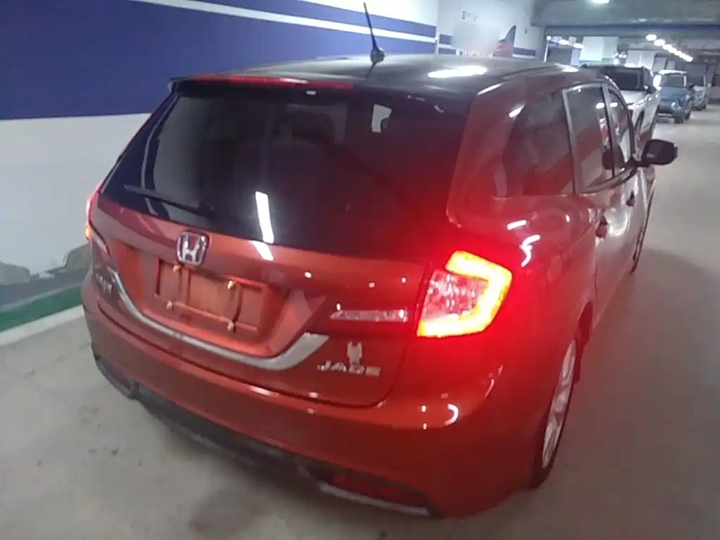 Honda Jade 2016 1.8L AT Comfort Elite 5 мест