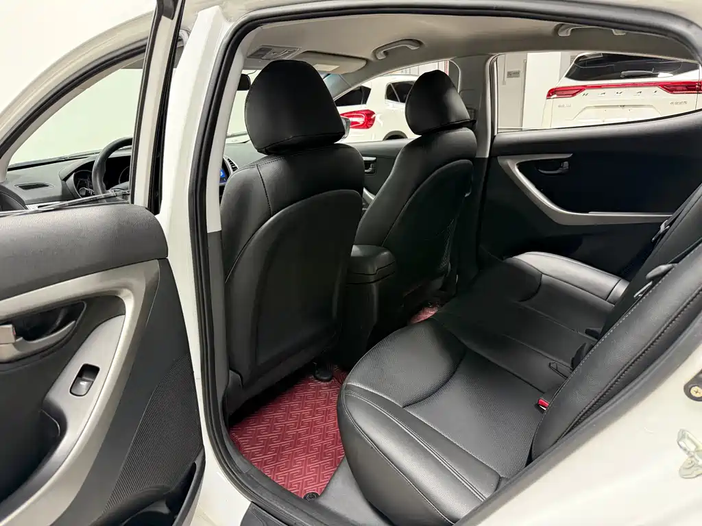 Hyundai Elantra Langdong — миниатюра 8
