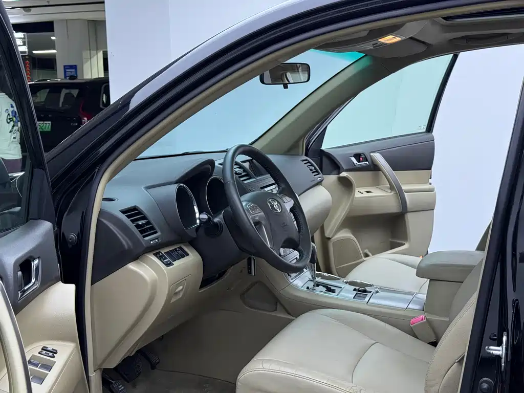 Toyota Highlander — миниатюра 4