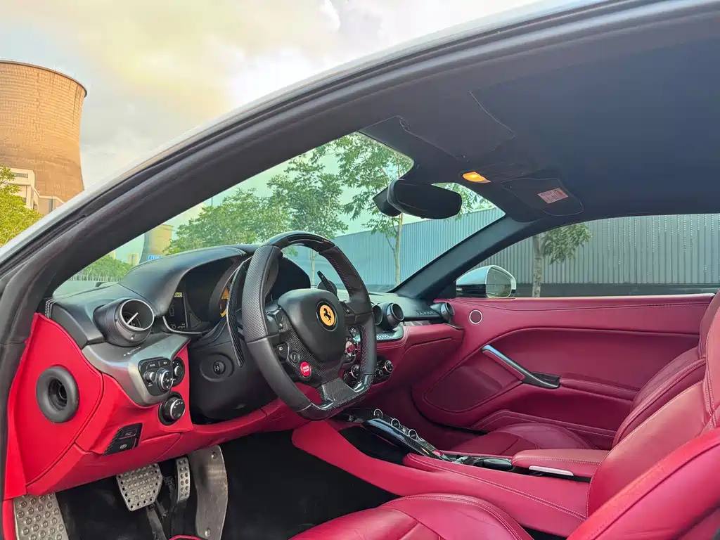 Ferrari F12berlinetta 2013 6.3L