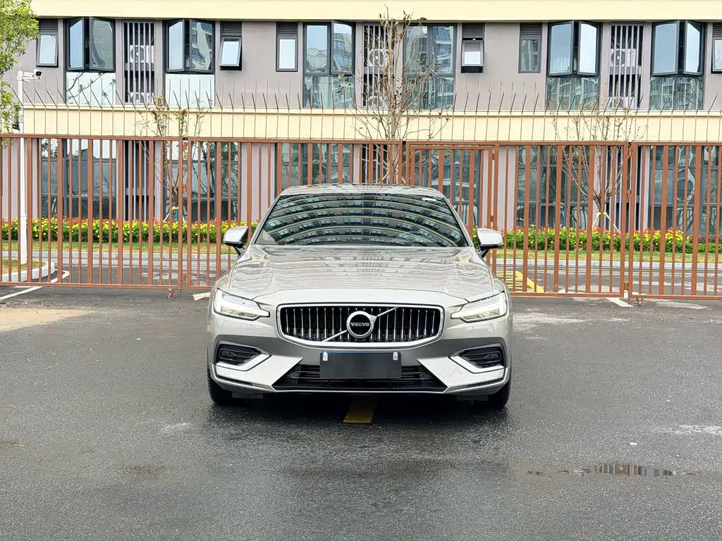 Volvo S60 2020 T4 Luxury