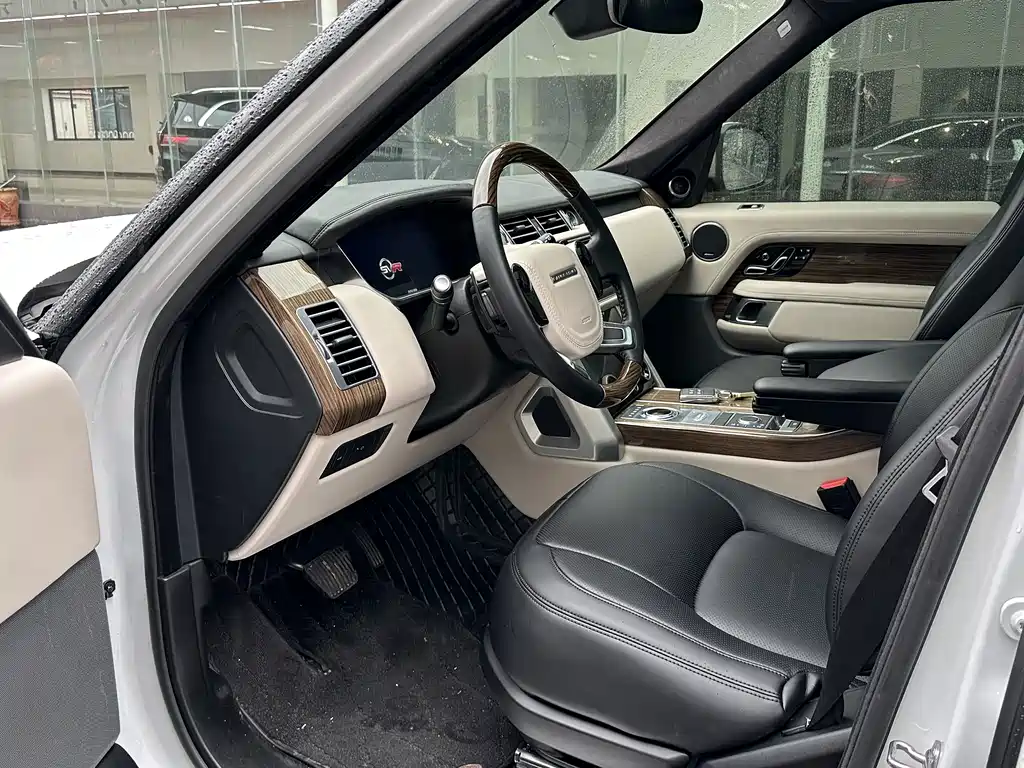Land Rover Range Rover — миниатюра 5